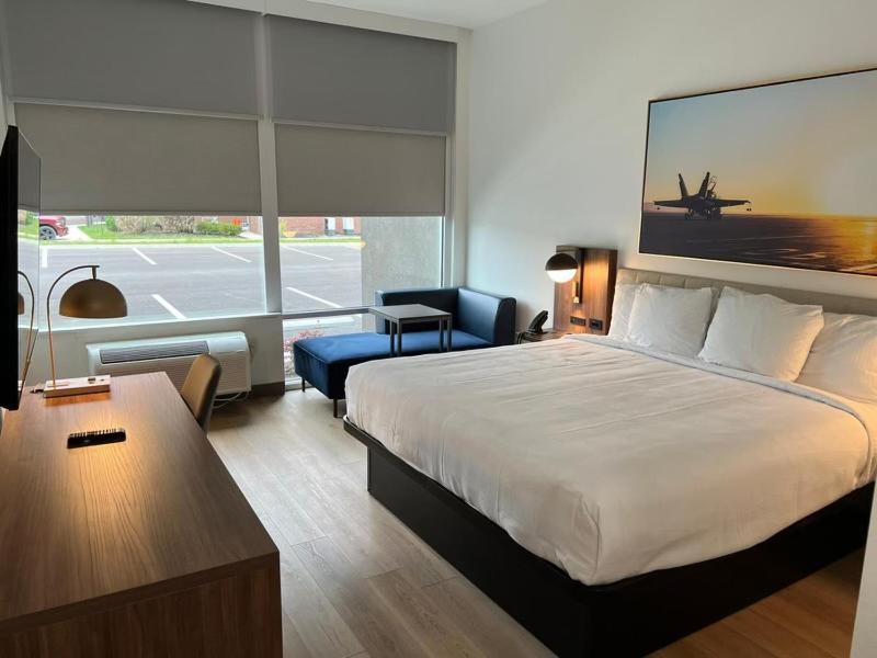 La Quinta Inn & Suites By Wyndham Manchester - Arnold Afb 외부 사진
