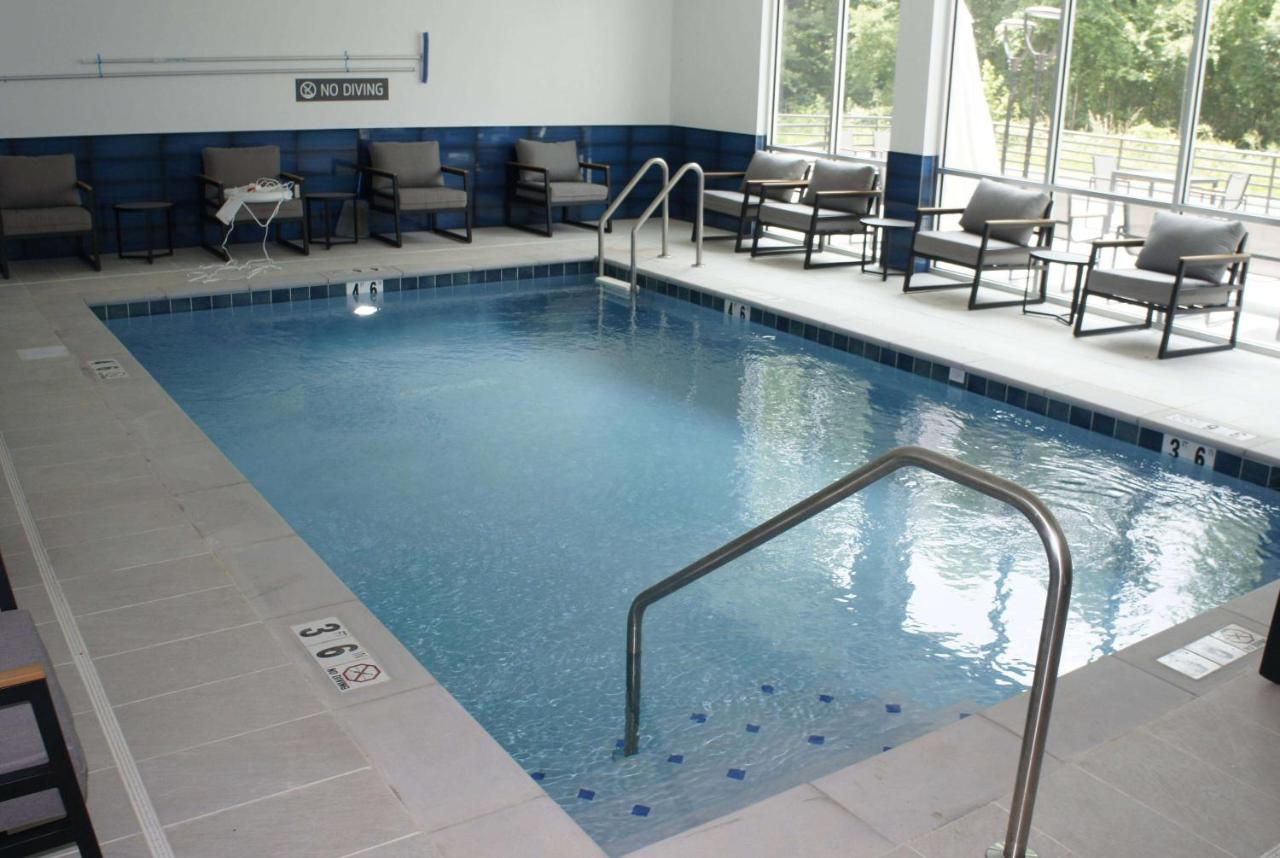 La Quinta Inn & Suites By Wyndham Manchester - Arnold Afb 외부 사진