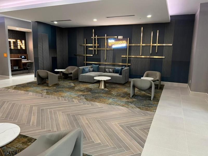 La Quinta Inn & Suites By Wyndham Manchester - Arnold Afb 외부 사진