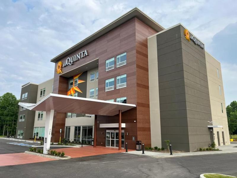 La Quinta Inn & Suites By Wyndham Manchester - Arnold Afb 외부 사진